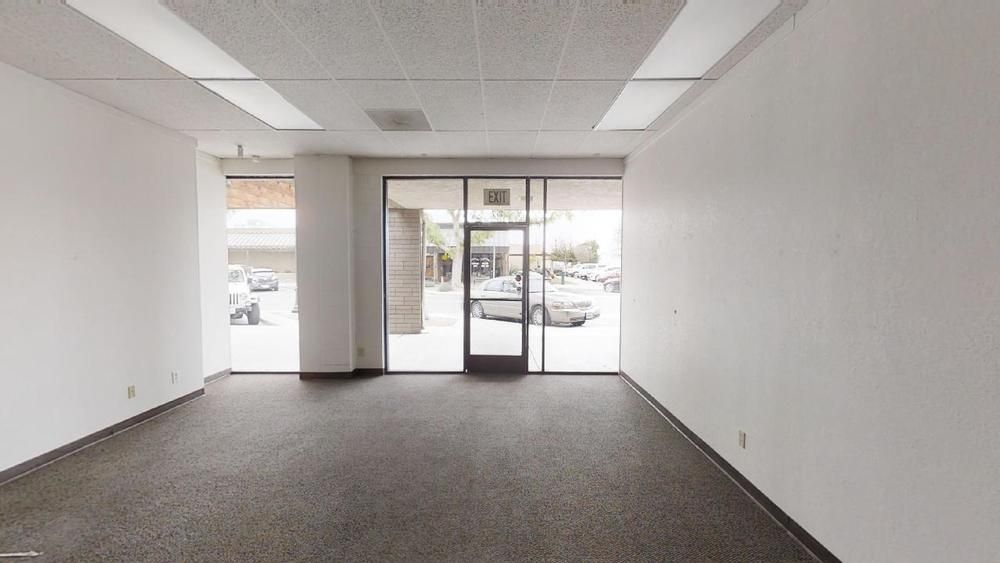 Move-In Ready Retail/Office Storefront @ Downtown Corner: 277 N 5th St, Coalinga, CA 93210